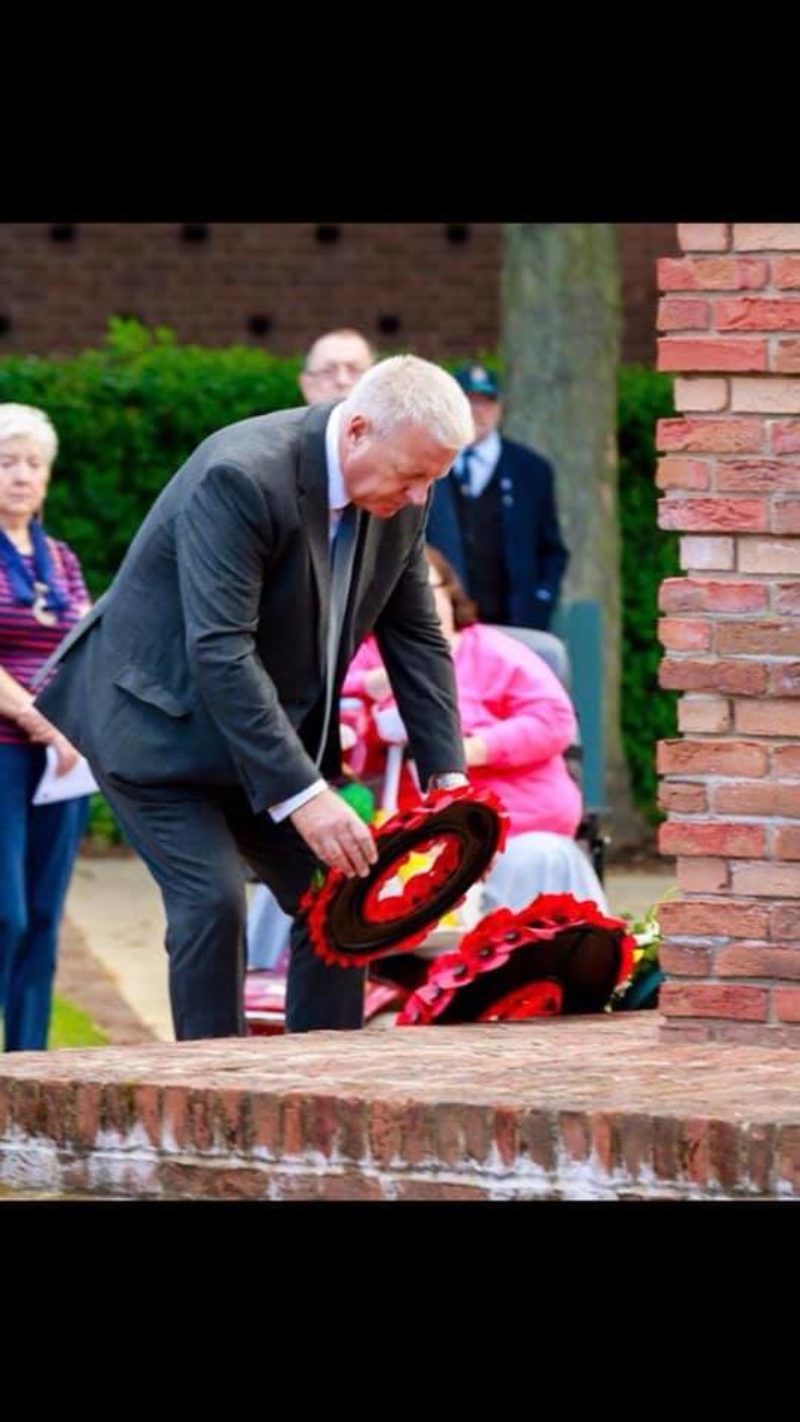 Ian Lavery MP lays a wreath at the Northumberland Miners